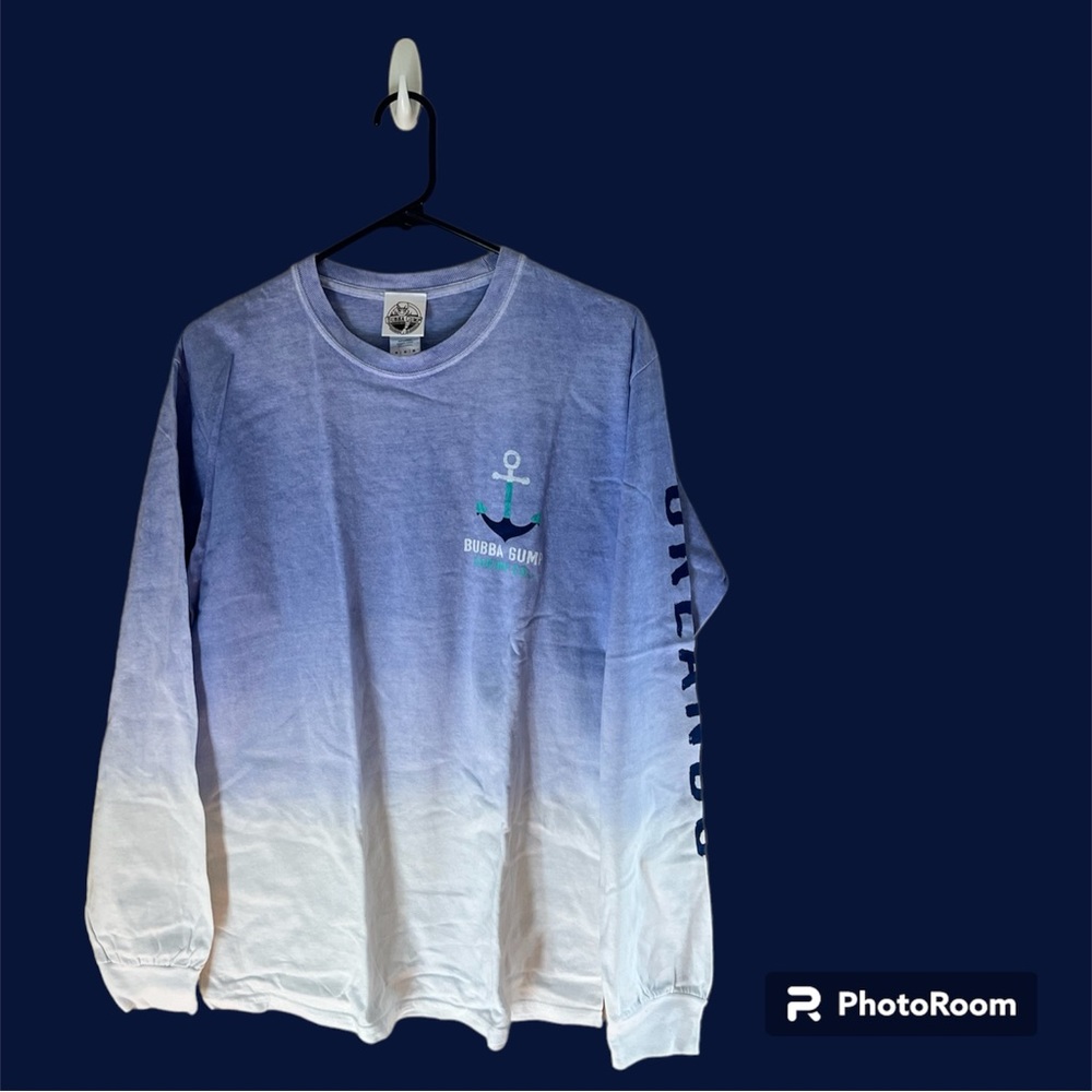 ⚪️GILDAN: Women’s size M, blue/white ombre, Bubba Gump Shrimp long sleeve shirt.